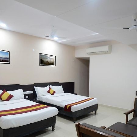 Dwaraka Inn Визакхапатнам Екстериор снимка